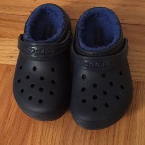 Navy blue lined kids Crocs size 11